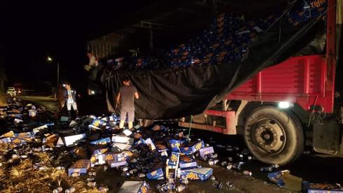 Hành động đẹp của người dân&nbsp;&nbsp;huyện Thống Nhất, tỉnh Đồng Nai khi gom giúp bia cho tài xế...