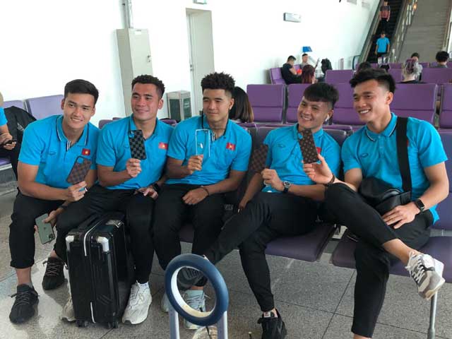 Các cầu thủ U23 Việt Nam trước giờ lên đường sang Thái Lan