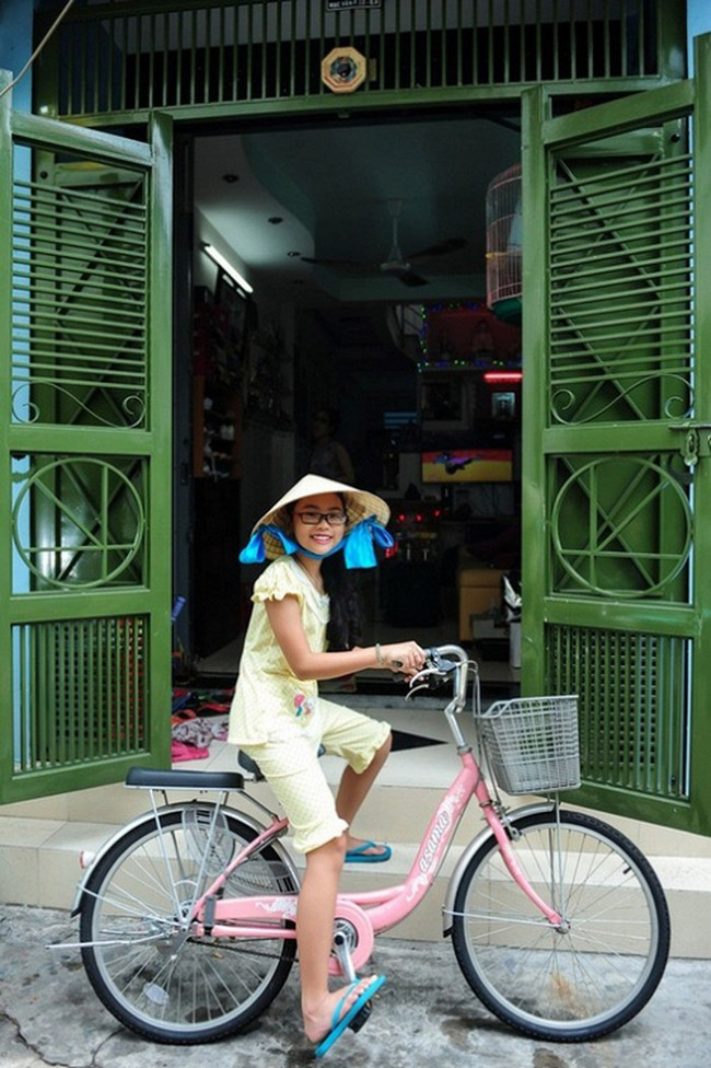 Chỉ sau 2 năm vào showbiz, Phương Mỹ Chi đã giúp gia đình tân trang ngôi nhà mới.