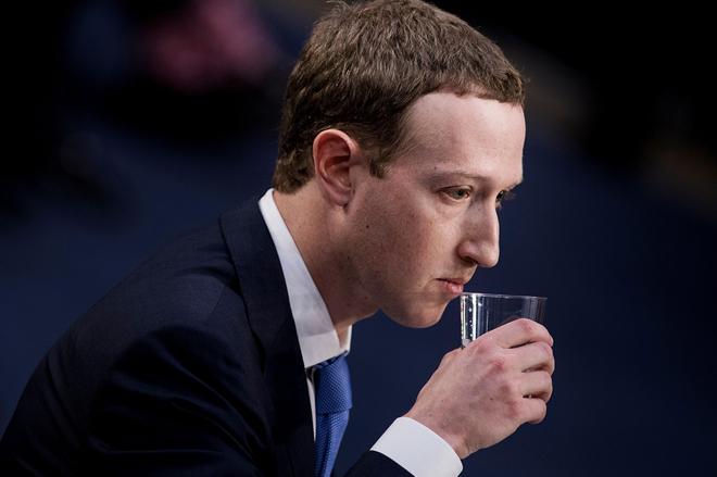 Facebook sụt giảm cổ phiếu, Mark Zuckerberg gia tăng tài sản khủng - 1