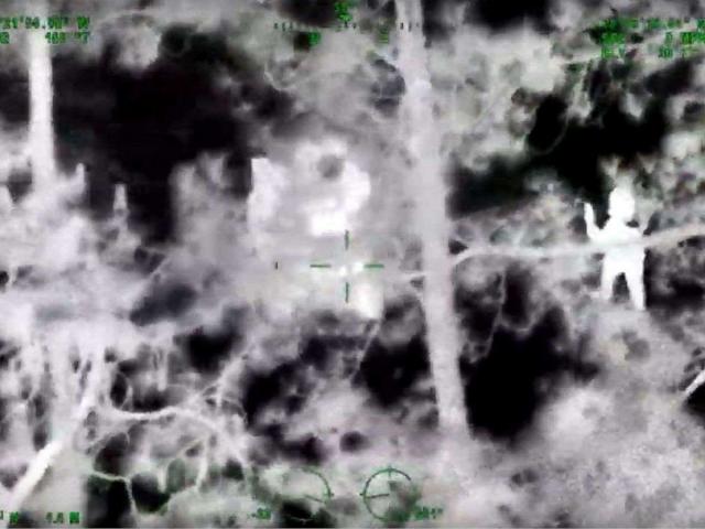 Phi thường - kỳ quặc - Thoát hiểm thần kỳ khi bị lạc trong rừng nhờ…điện thoại iPhone