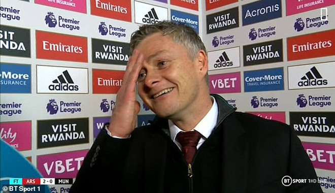 Solskjaer vẫn cười tươi sau trận thua 0-2 trước Arsenal