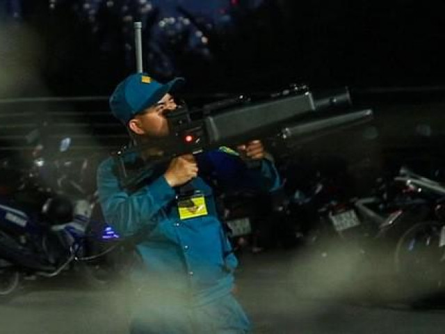 Tin tức trong ngày - Vụ hàng loạt flycam bị bắn hạ khi quay cảnh pháo hoa: Ai được phép sử dụng flycam?