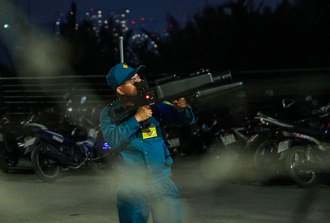 Thiết bị áp chế máy bay không người lái, có tên gọi là CA-18, được dùng để áp chế flycam trong đêm TP HCM bắn pháo hoa mừng năm mới 2020 (Ảnh: Hoàng Triều)