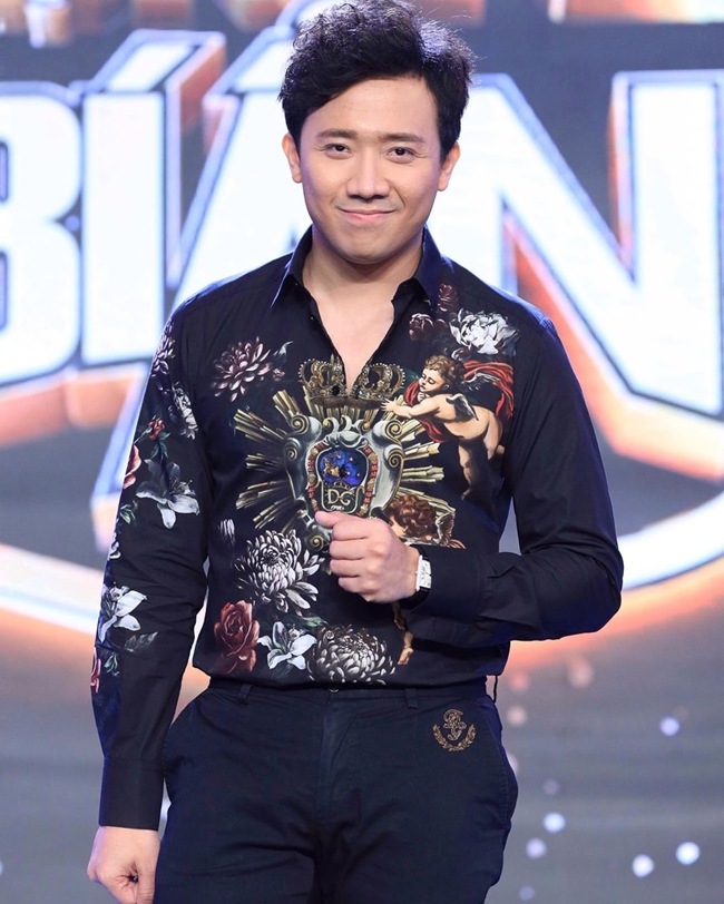 Ngoài phim ảnh, làm MC, tham gia game show, Trấn Thành còn nắm trong tay nhiều hợp đồng quảng cáo béo bở, mỗi hợp đồng ước tính giá trị bạc tỷ, như làm đại sứ ứng dụng bất động sản, điện thoại thông minh, mì ăn liền, dịch vụ vận chuyển....