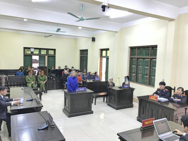 Ma Thanh Toan trước vành móng ngựa