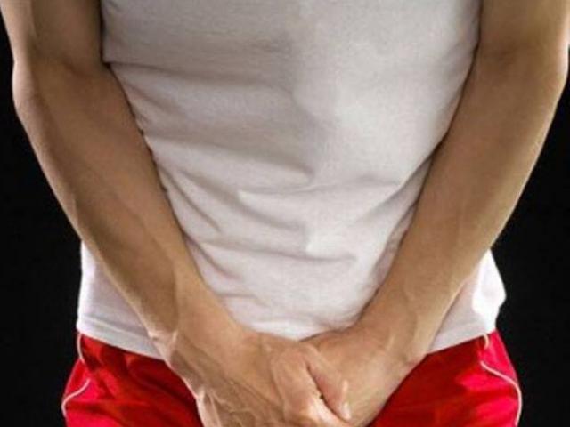 Sức khỏe đời sống - Người đàn ông 36 tuổi dùng dao cắt cụt “của quý”