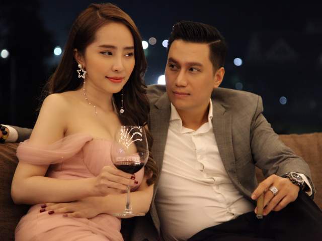 Phim - Quỳnh Nga khoe vòng 1 "ngạt thở", run rẩy khi đứng trước Việt Anh