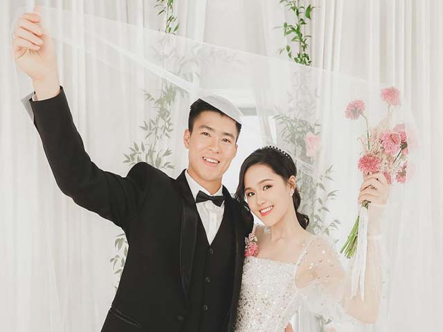 Thời trang - Trước khi làm "chồng người ta", cầu thủ Duy Mạnh chơi đồ hiệu khét tiếng sành mốt