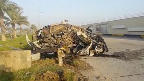 Chiếc xe được cho chở&nbsp;Tướng Qassem Soleimani bị phá hủy sau cuộc không kích của Mỹ. (Ảnh: Reuters)