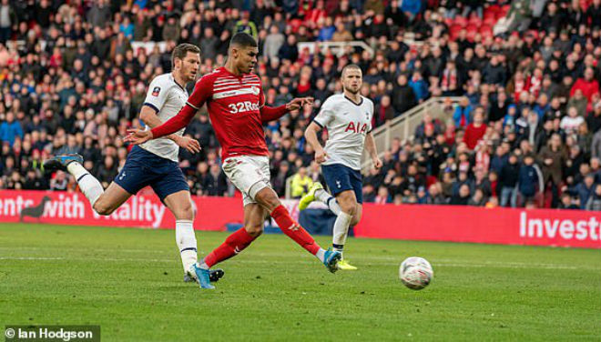 Video highlight trận Middlesbrough - Tottenham: Bất ngờ choáng váng, Mourinho đau đầu - 1