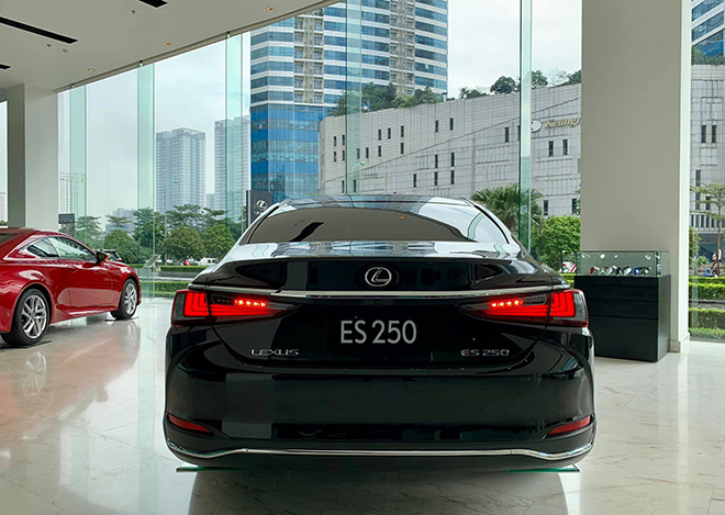 Lexus ES 250 2020 chính thức có mặt tại Việt Nam, giá từ 2,54 tỷ đồng - 6