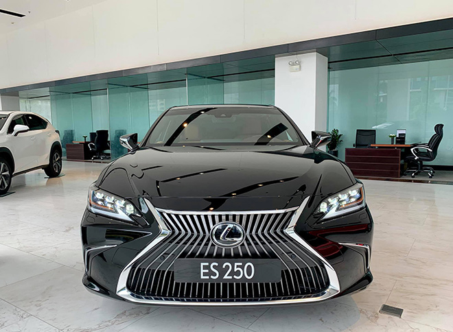 Lexus ES 250 2020 chính thức có mặt tại Việt Nam, giá từ 2,54 tỷ đồng - 3
