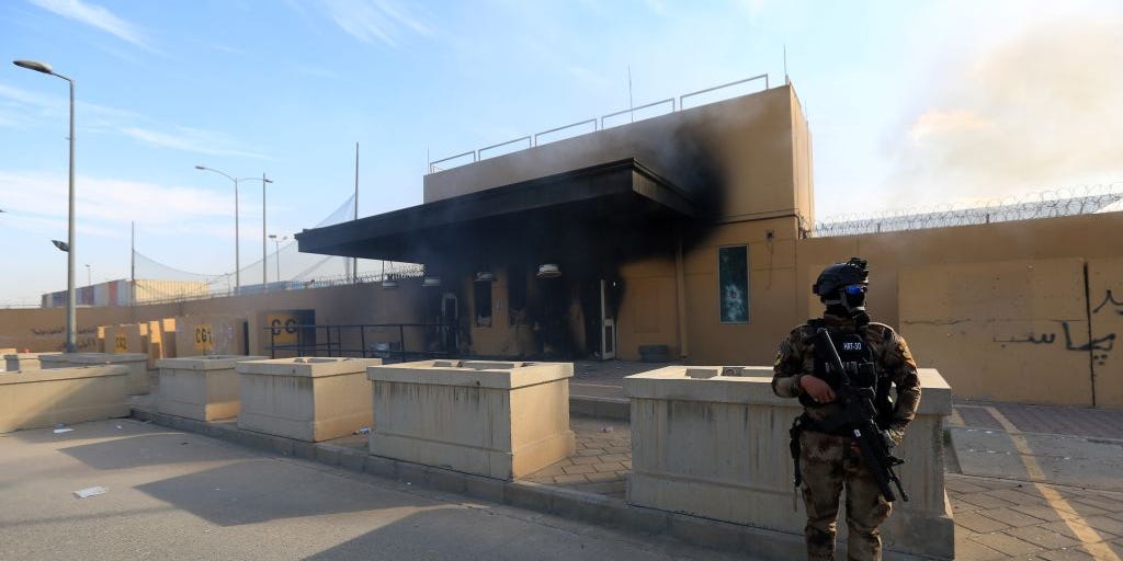 An ninh được thắt chặn xung quanh đại sứ quán Mỹ ở Baghdad, Iraq.