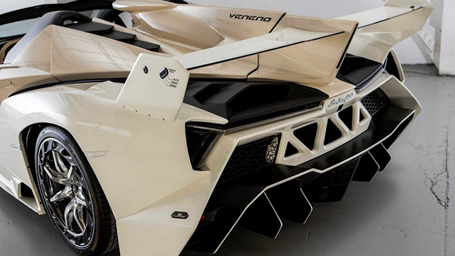 Lamborghini Veneno Roadster hàng hiếm chạy "tẹt" bán vẫn lời gấp đôi - 6