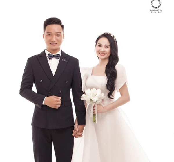 Bạn gái cũ Tiến Linh mặc váy cưới bên chồng sắp cưới, xác nhận chia tay tiền đạo Hải Dương - 1