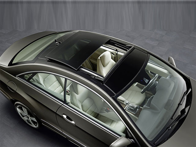 Tin tức ô tô - Xe Mercedes gặp lỗi nghiêm trọng có thể bay mất cửa sổ trời khi đang di chuyển