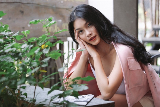 Con gái &#34;nữ hoàng cảnh nóng&#34; phim Việt ngoài đời gợi cảm khó ngờ - 3