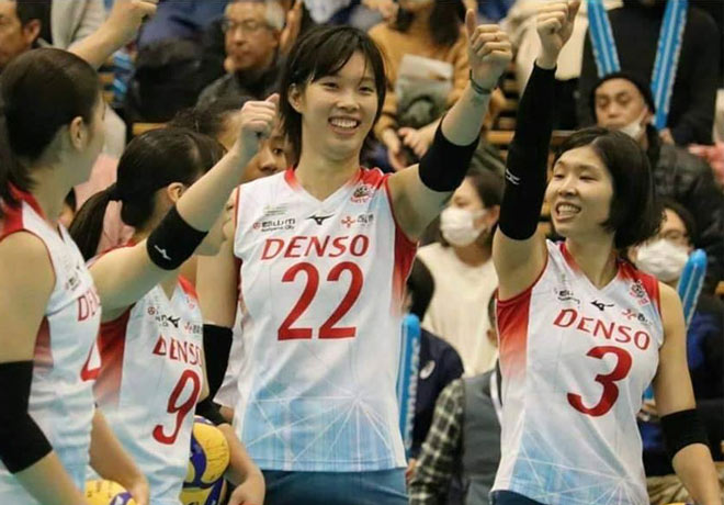 Thanh Thúy (số 22) có trận đấu chơi nhiều thời gian nhất ở giải bóng chuyền vô địch quốc gia Nhật hôm 5/1/2020