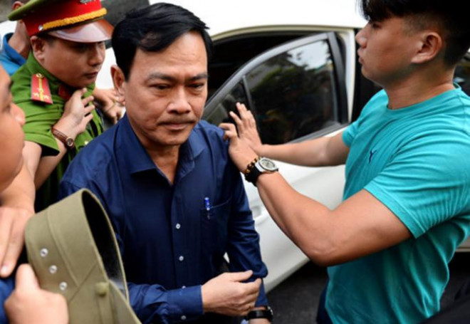 Ông Nguyễn Hữu Linh nhận án 18 tháng tù giam về tội dâm ô với người dưới 16 tuổi. Ảnh: NLĐO