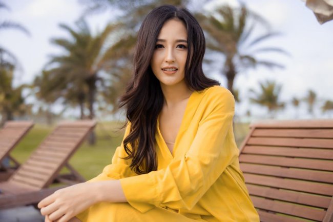 Đăng quang "Hoa hậu Việt Nam 2006", Mai Phương Thuý lại có lối sống kín tiếng hơn so với nhiều người đẹp khác, ngoài nghệ thuật cô cũng có hoạt động kinh doanh riêng.