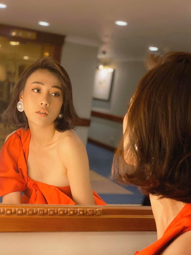 Tuy nhiên, cô cũng gặp không ít phiền phức vì những tin đồn thất thiệt như &#34;Phương Oanh được mời vào vai này vì chấp nhận hở hang, táo bạo trong những cảnh giường chiếu&#34; hay để bạn diễn nam động chạm phần nhạy cảm trên cơ thể, hoặc sẵn sàng khoe thân để đóng phim.