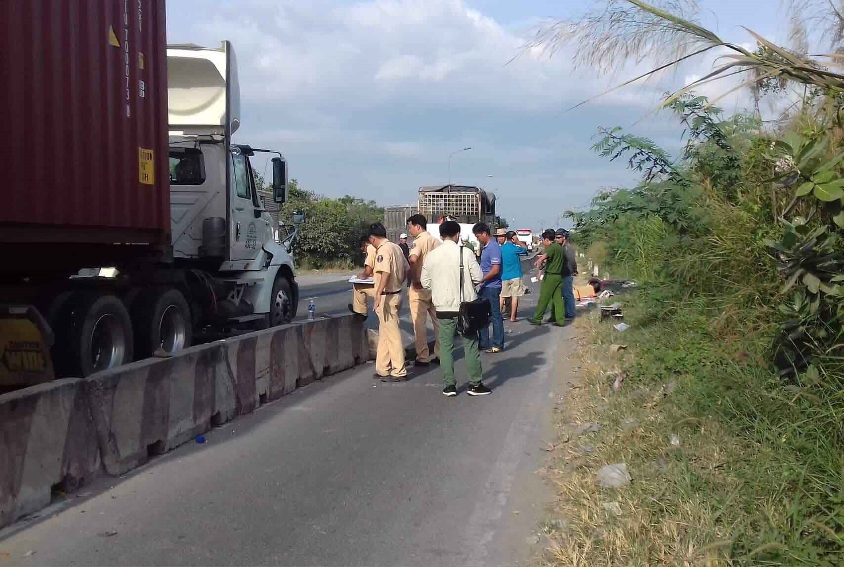 Hiện trường vụ tai nạn khiến thanh niên chết tức tưởi