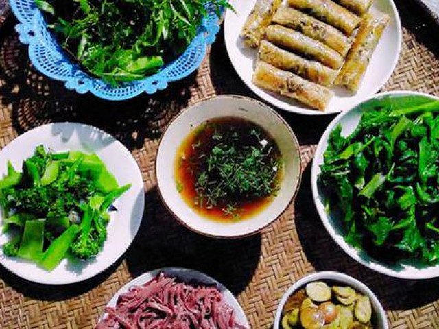 Ẩm thực - Bỏ phố về quê, mâm cơm thanh đạm của mẹ trẻ khiến chị em thích thú