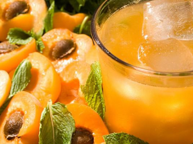 Sức khỏe đời sống - Những đồ uống tuyệt vời giải cứu bạn khỏi cơn say rượu