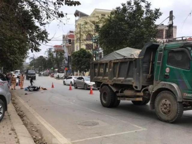 Tin tức trong ngày - Nóng 24h qua: Tránh ô tô mở cửa xe, nữ giáo viên chết tức tưởi