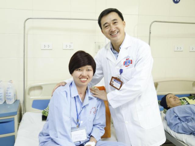 Tin tức trong ngày - Người mẹ ung thư giai đoạn cuối từ chối điều trị để sinh con khiến hàng triệu người rơi nước mắt giờ ra sao?