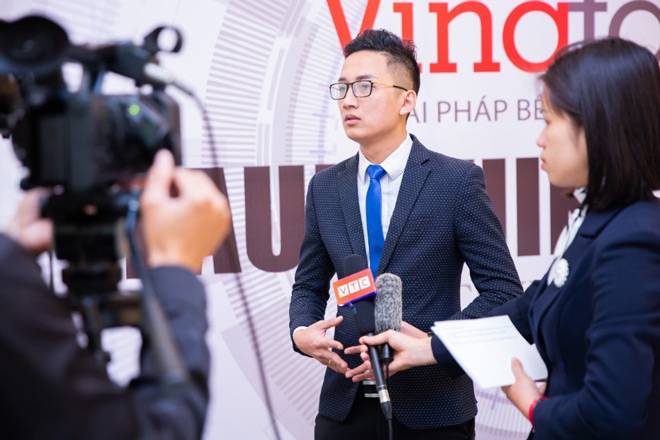 Ông Trần Văn Giang – Giám đốc công ty cổ phần Bếp Chợ Lớn trả lời báo chí