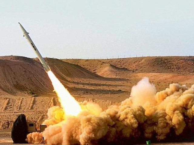 Vì sao Iran chọn tên lửa đạn đạo, không phải vũ khí khác?