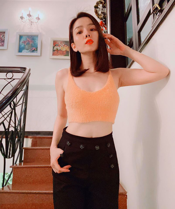 Lệ Quyên sở hữu BST crop top khoe vòng eo 56 - 8