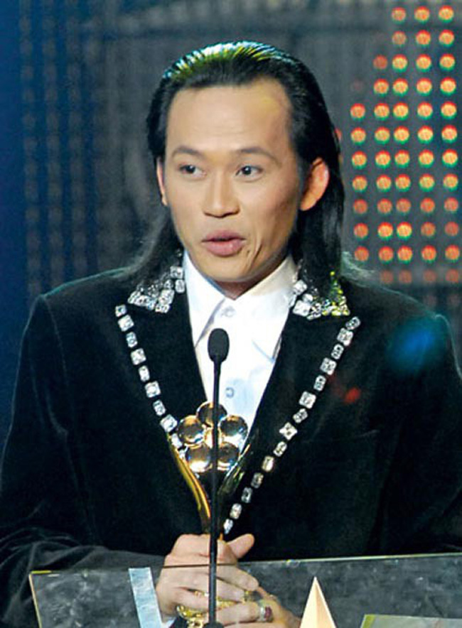 Nam danh hài Hoài Linh được coi là một đại gia ngầm trong làng giải trí Việt.