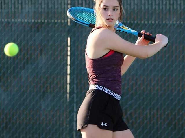 Làm đẹp - Điều gì giúp thiếu nữ 14 tuổi này được ví như "tiên nữ làng tennis"?