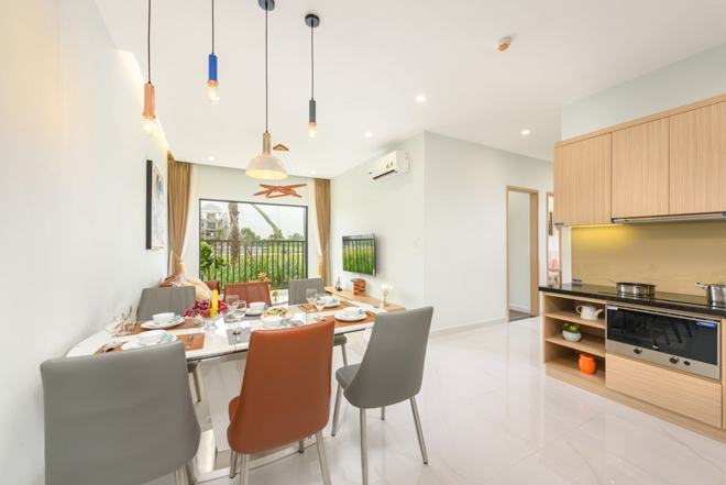 Căn hộ 3 PN rộng rãi giúp chủ nhà dễ dàng bố trí phòng khách, phòng bếp và phòng ăn trên một không gian.