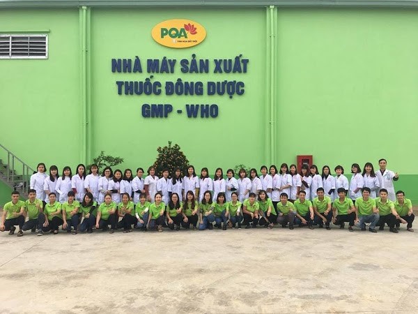 Tập thể cán bộ nhân viên công ty dược phẩm PQA
