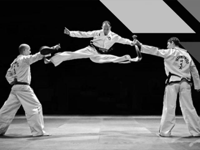 Media - Mãn nhãn với những cú đá đẹp và khó nhất của Taekwondo