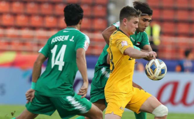 U23 Australia (áo vàng) không thể thắng U23 Iraq dù đã dẫn trước ở trận ra quân giải U23 châu Á năm nay