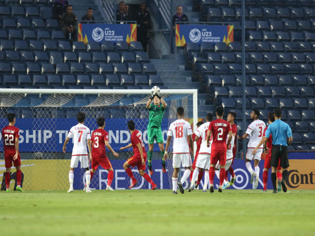 Bóng đá - U23 Việt Nam thoát thua hú vía: Thủ môn Bùi Tiến Dũng xuất sắc giải nguy