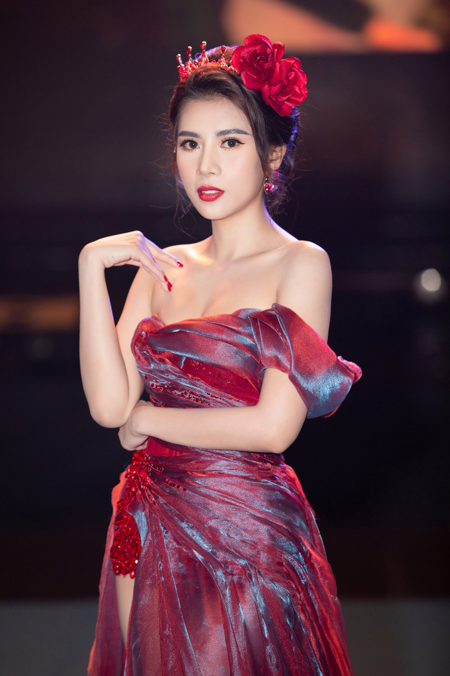 Hoa hậu 25 tuổi quê Khánh Hòa không cần đại gia vẫn có nhà Sài Gòn, xe hơi sang - 3
