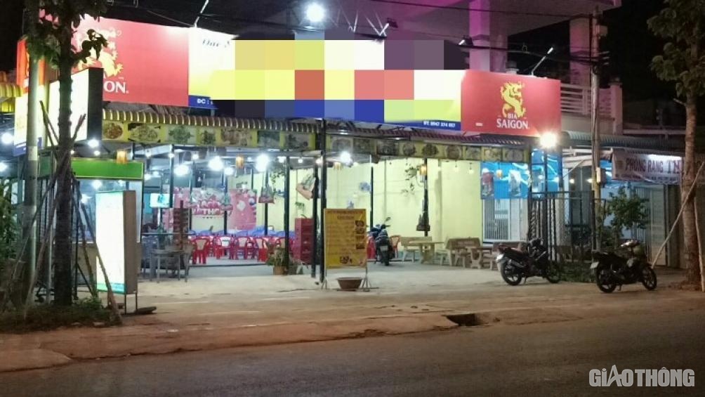 Một quán nhậu khác trên đường Ninh Bình cũng trong tình trạng vắng khách. Ảnh: Gia Minh