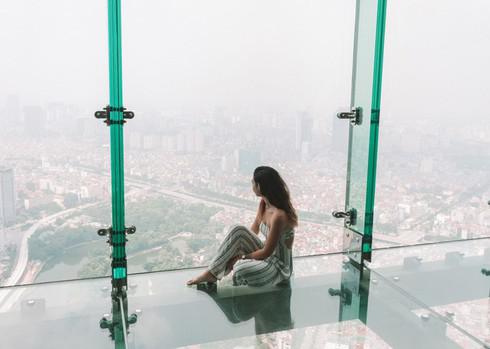 Hà Nội là điểm đến được báo chí nước ngoài đánh giá cao trong năm 2019. Cụ thể, tờ The Guardian của Anh ca ngợi đài quan sát ở tầng 65 tháp Lotte Center, Hà Nội nằm trong top 10 nơi có view từ trên cao đẹp nhất thế giới.