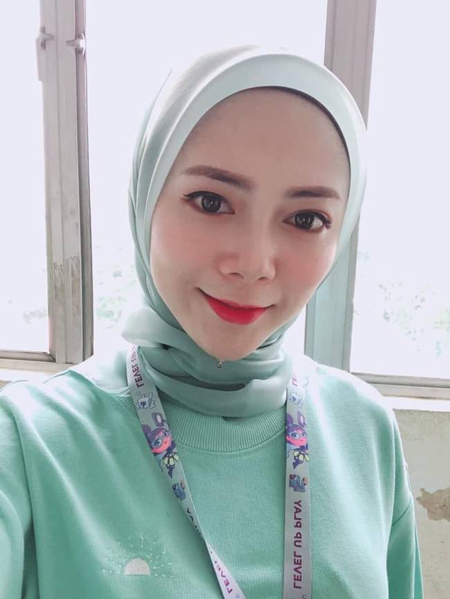 Roslinda Embran (Malaysia) hay cô Rose vừa là người làm nội trợ vừa là người phát trực tiếp (livestreamer) game trên Facebook khi chơi trò chơi PlayerUnknown’s Battlegrounds (PUBG).