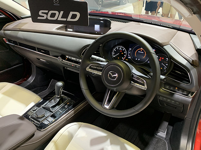 Cận cảnh Mazda CX-30 tại Singapore Motor show, giá từ 2,12 tỷ đồng - 7