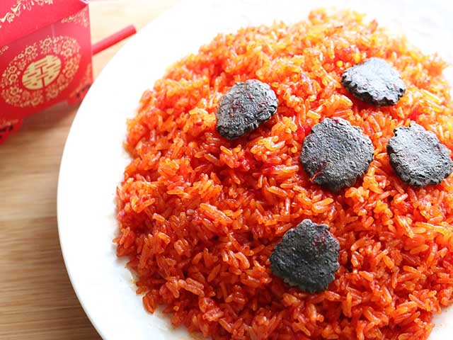 Ẩm thực - Cách nấu xôi gấc mềm thơm, đỏ au bắt mắt trong mâm cúng ngày Tết