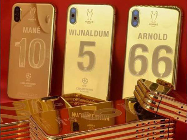 Thời trang Hi-tech - Các siêu sao bóng đá thu nhập triệu đô sử dụng điện thoại gì?