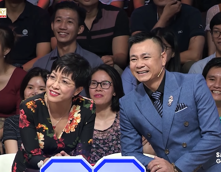 MC Thảo Vân: "Mặt tôi đầy máu vì bị ném gạch trúng đầu" - 2