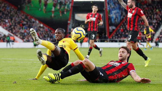 Watford (áo vàng) chơi hay trên sân của Bournemouth